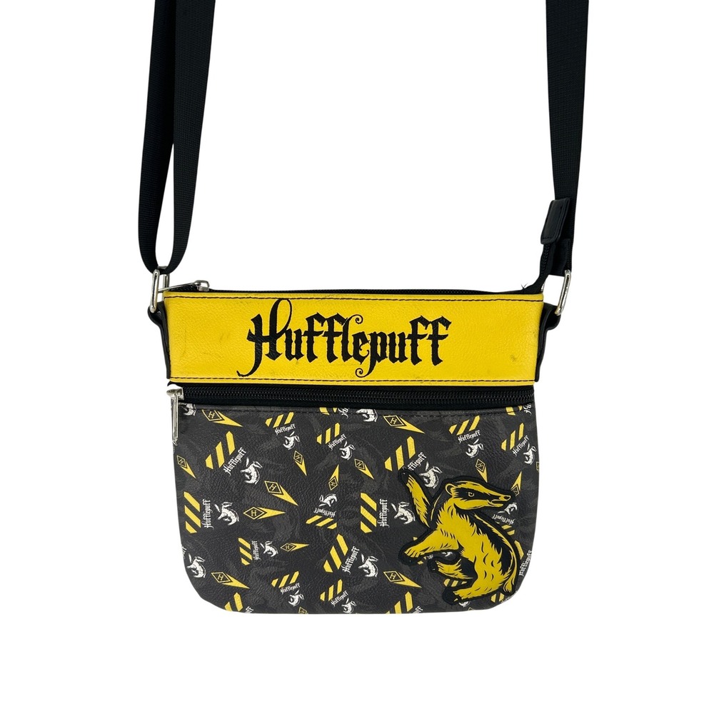 Harry Potter Hufflepuff Crossbody Bag Yellow Black Badger‎ Wizarding World Purse